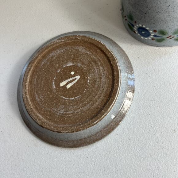 Vintage Stoneware Art Studio Pottery Cheese Dish Hand Painted Flowers Signed - Picture 15 of 15